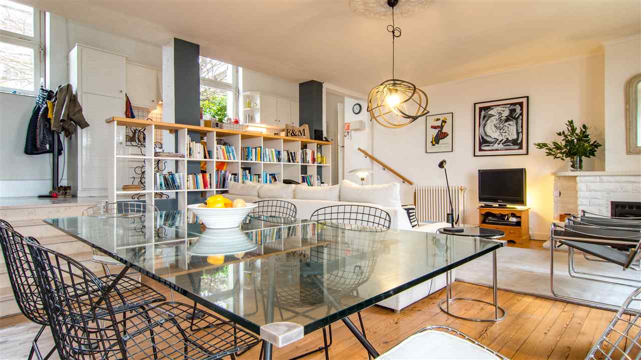 resized-2349823-The Orangerie TV screen (14)-2.jpg